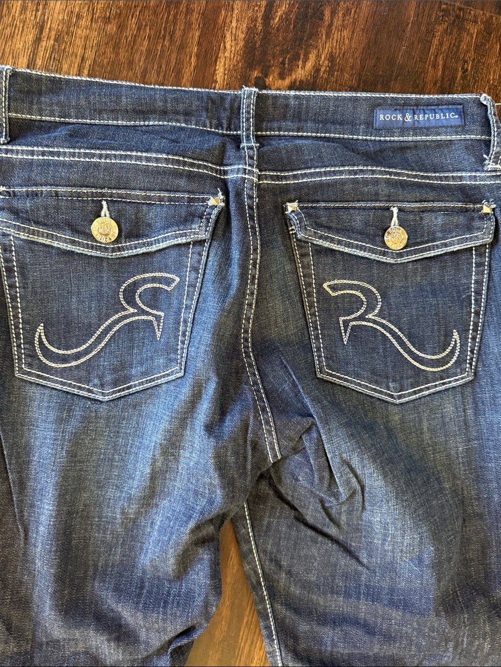 Rock & Republic Indigo Cropped Roll‑Cuff Jeans - Picture 6 of 7